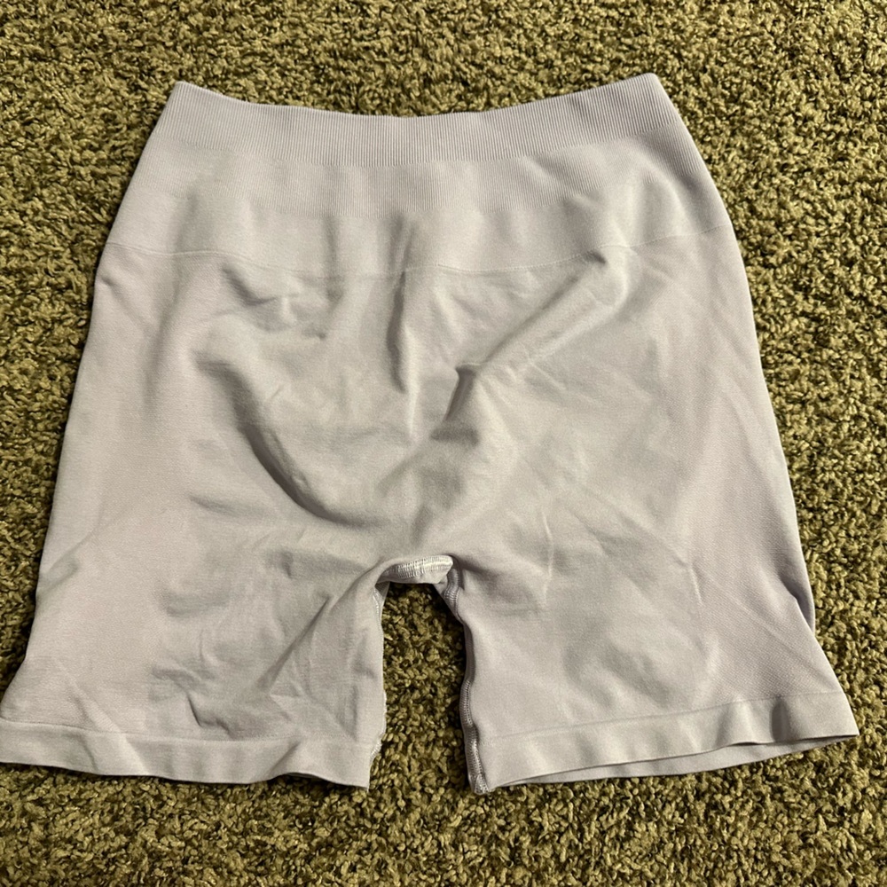 Alphalete amplify shorts storm gray
